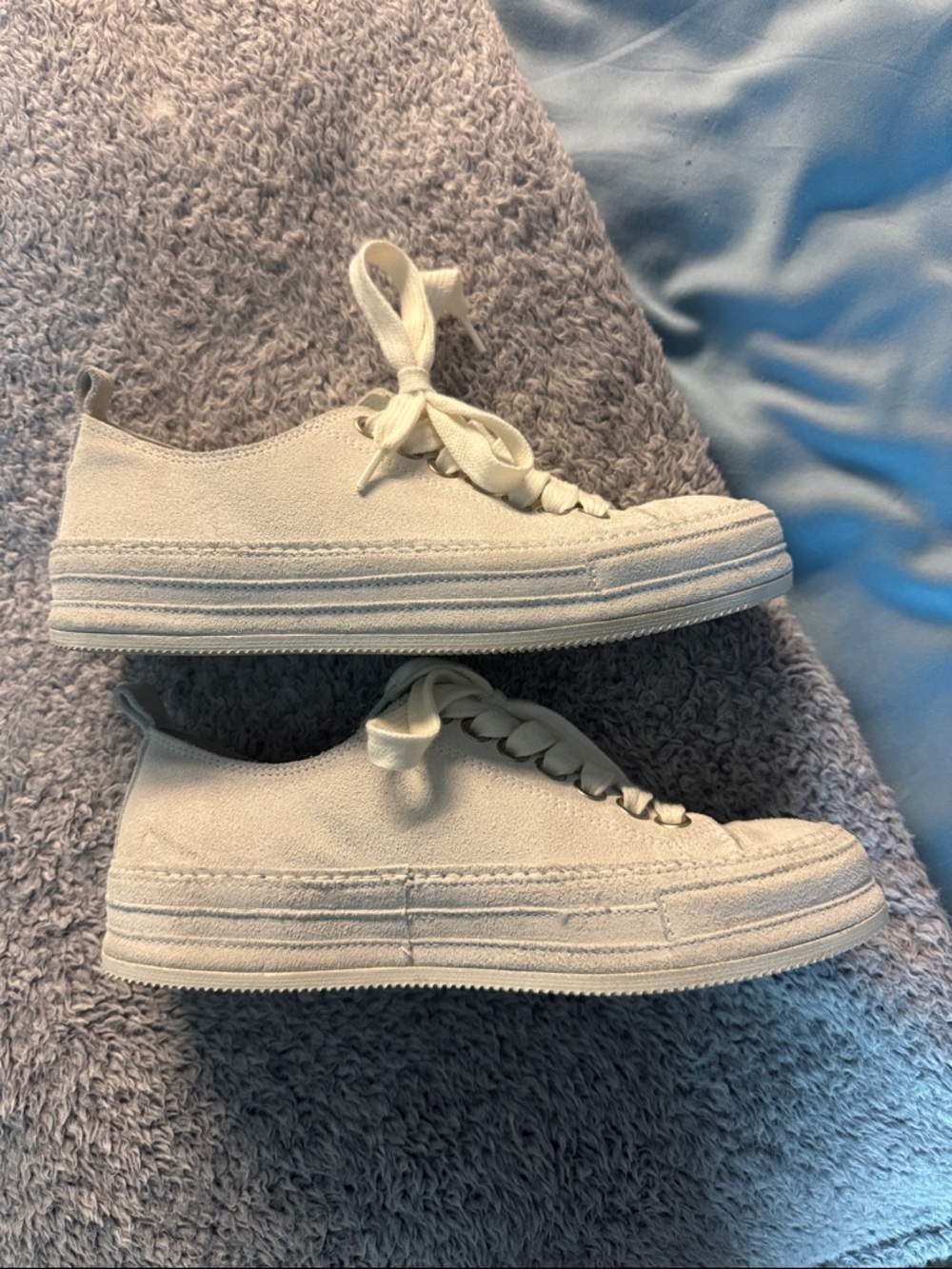 Sneakers - Picture 5 of 7